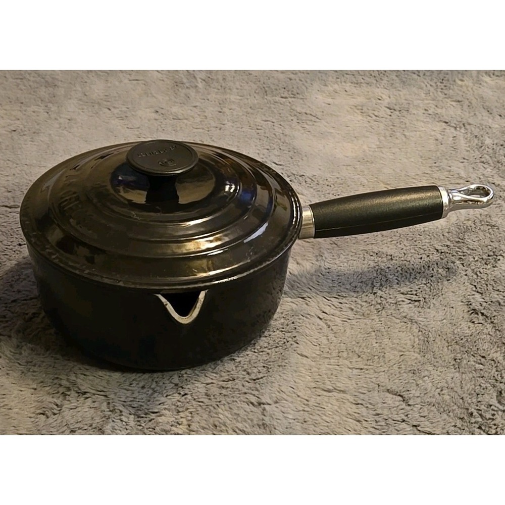 Le Creuset #18 Saucepan with Lid Black Enameled Cast Iron 1.75 Qt 2 L Phenolic - Picture 2 of 16